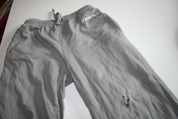 1-pantalon-troue